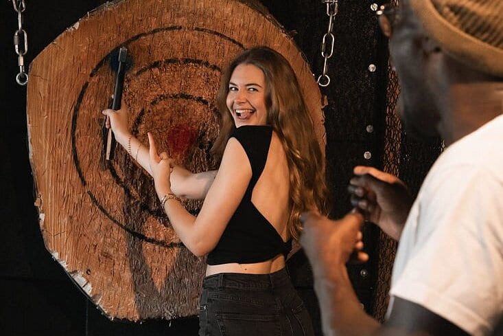 WoodCutter Berlin - Urban Axe Throwing